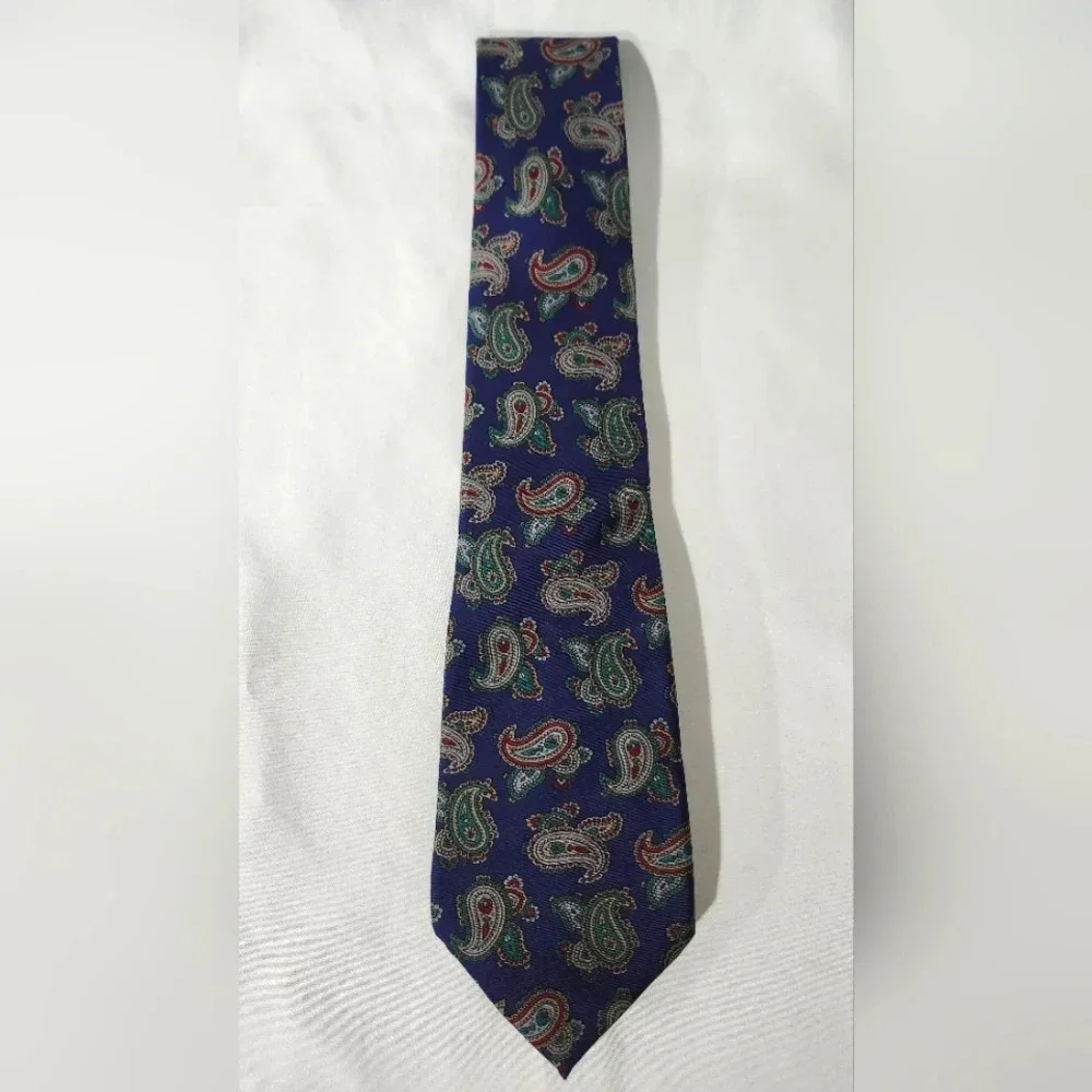 Oscar de la‎ Renta Mens Necktie OS Purple Paisley Classic Silk Designer Tie